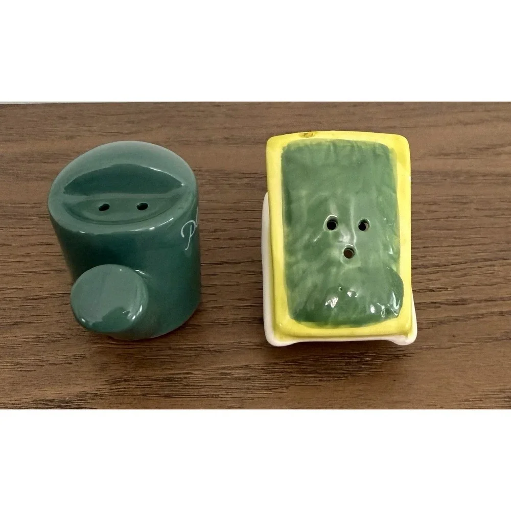 Vintage Plant Sprout Salt Pepper Shakers Watering Can Garden Ceramic Set‎
